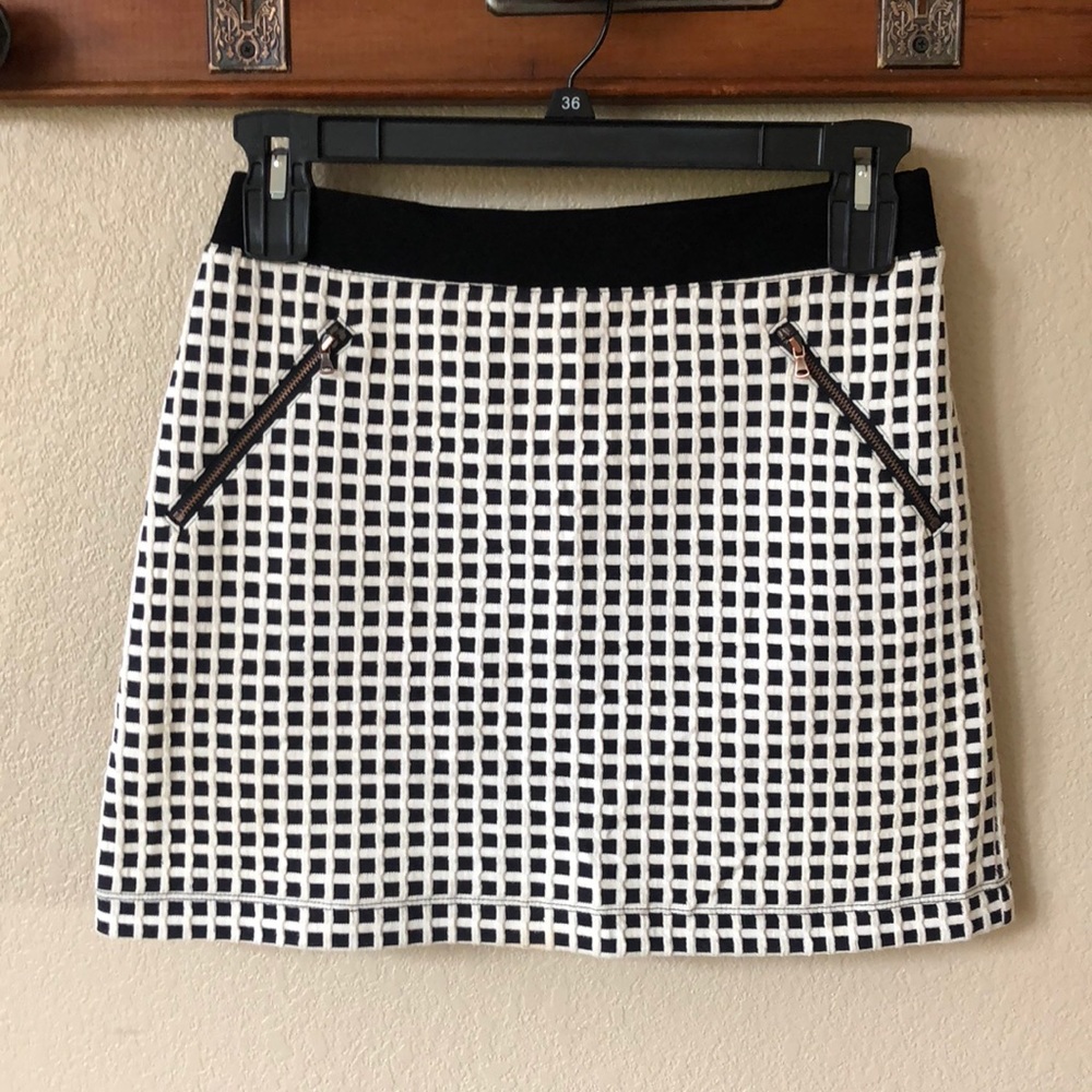 Black and white mini skirt